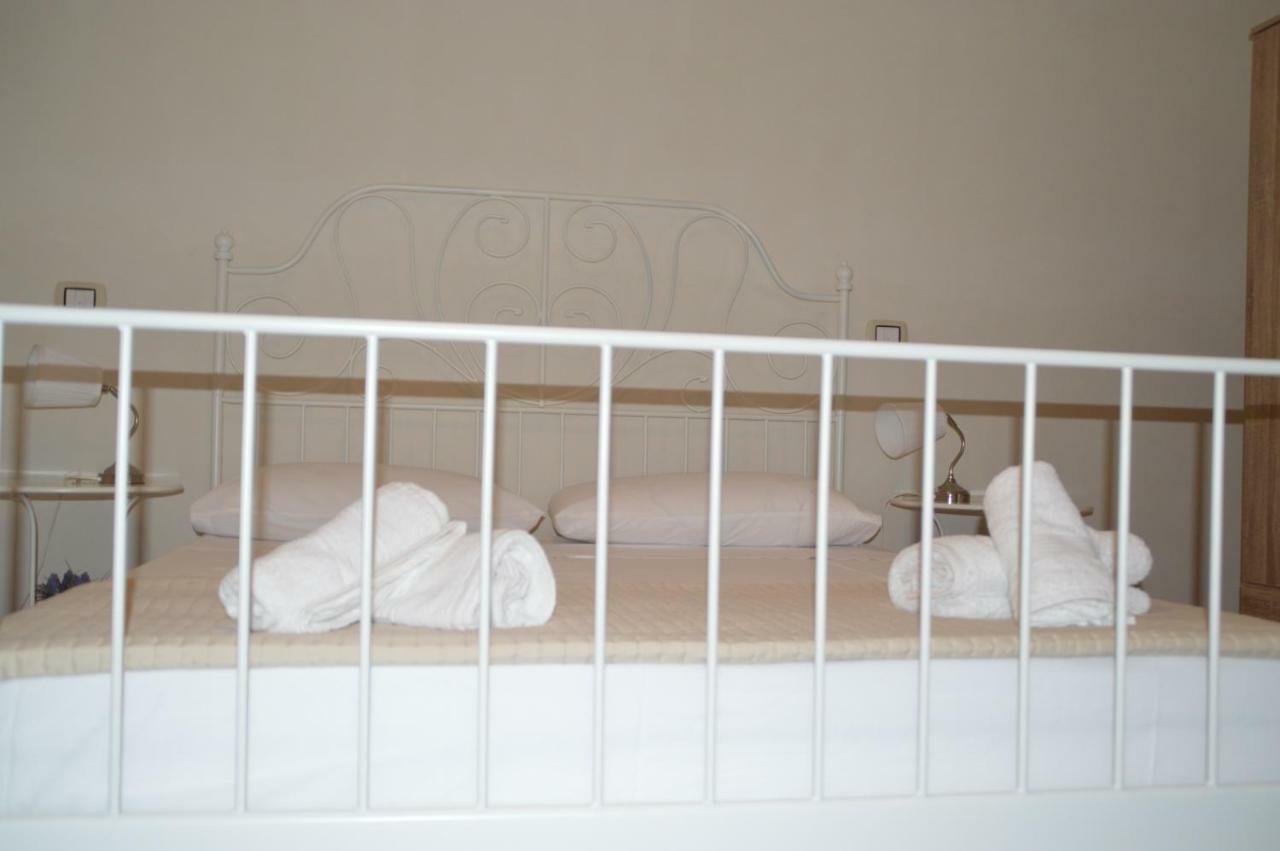 B&B La Via Di Casa ซานเลโอเน ภายนอก รูปภาพ
