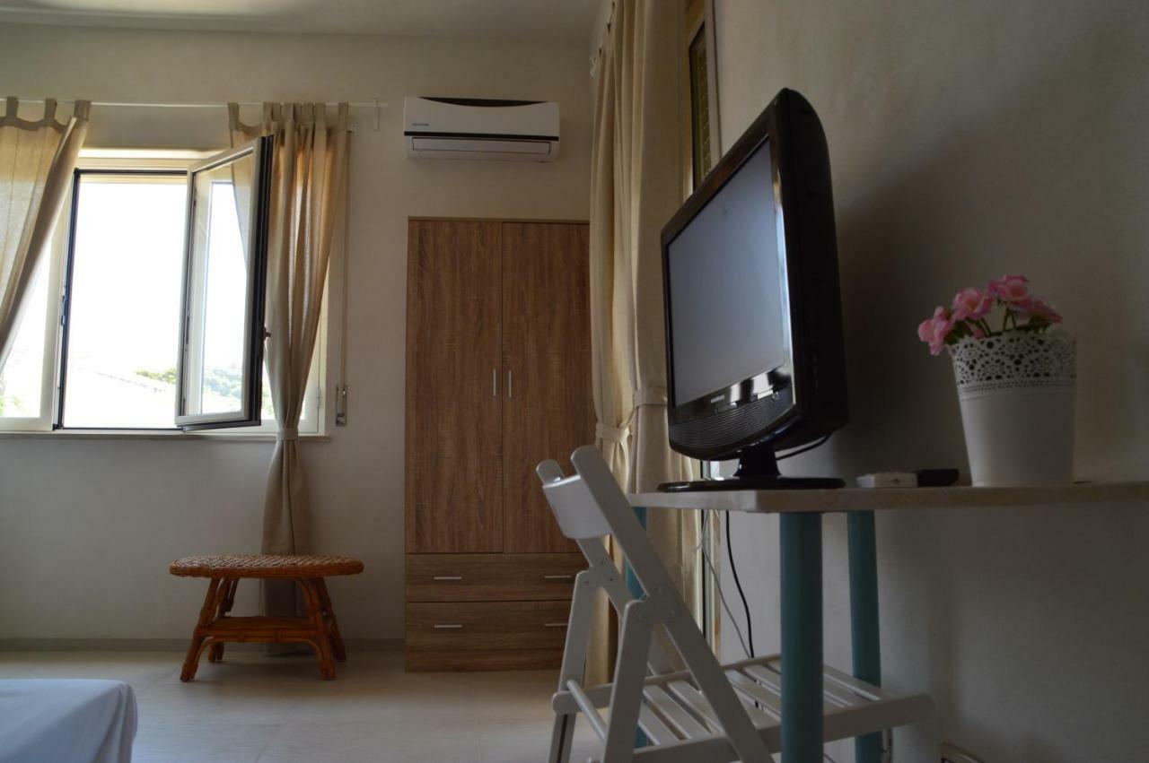 B&B La Via Di Casa ซานเลโอเน ภายนอก รูปภาพ